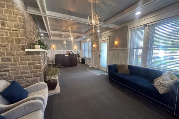 600-S-White-Horse-Pike-Audubon-NJ-Building-lobby 2 600-S-White-Horse-Pike-Audubon-NJ-Building-lobby 2